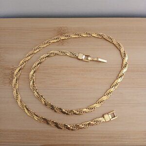 Gold tone flat necklace texture 18"